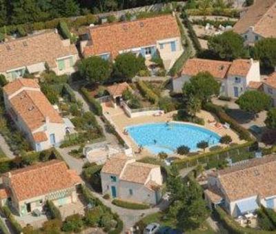 фото отеля Lagrange Classic Le Hameau des Pins et Le Clos du Chene Vert