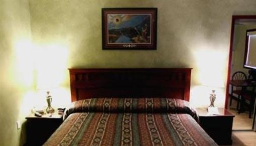 фото отеля Wolfclan Hotel