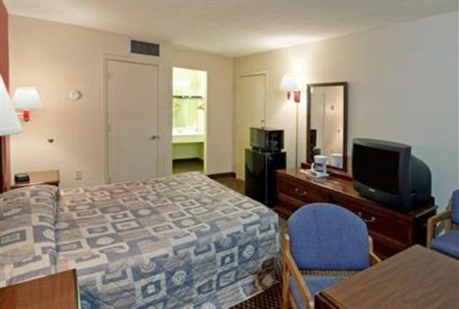 фото отеля Americas Best Value Inn Forest