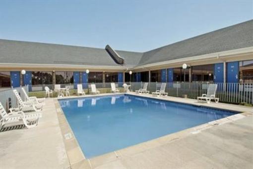фото отеля Americas Best Value Inn Forest