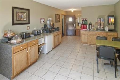 фото отеля Americas Best Value Inn Marquette