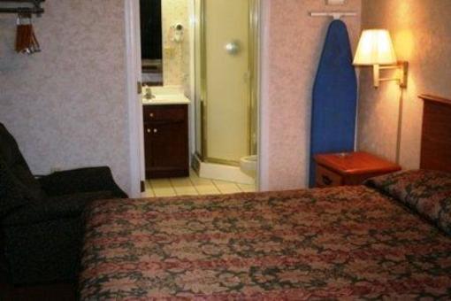 фото отеля Deerfield Inn McComb