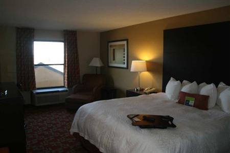 фото отеля Hampton Inn Columbia (Tennessee)