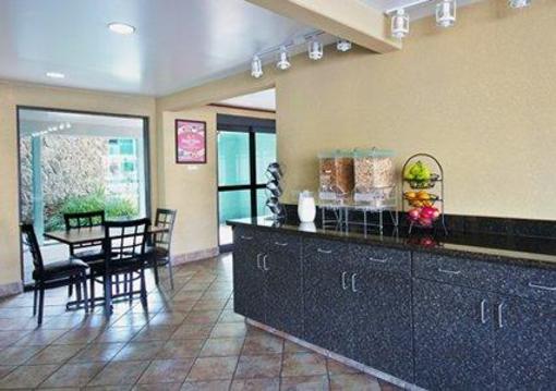фото отеля Econo Lodge Kenner