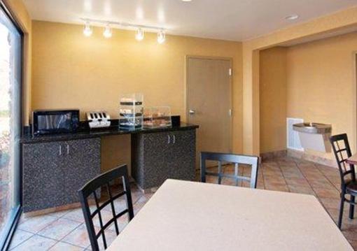 фото отеля Econo Lodge Kenner
