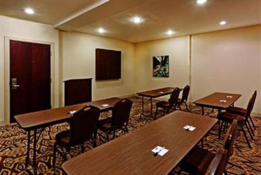 фото отеля Holiday Inn Express Hotel & Suites Brevard