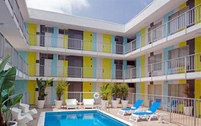 фото отеля BEST WESTERN PLUS Hollywood Hills Hotel