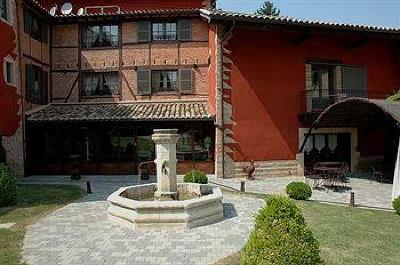 фото отеля La Tour Cocooning Gastronomie Hotel Chatillon