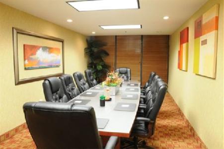 фото отеля Holiday Inn Atlanta Northlake Tucker