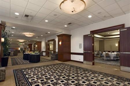 фото отеля Hilton Woodland Hills