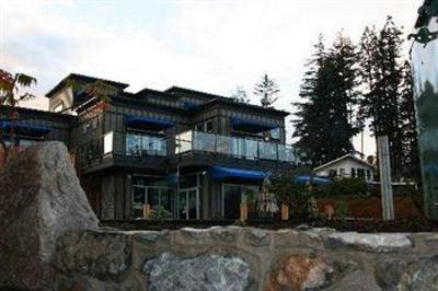 фото отеля Sooke Harbour Resort and Marina