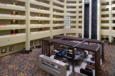 фото отеля Hilton Phoenix East / Mesa