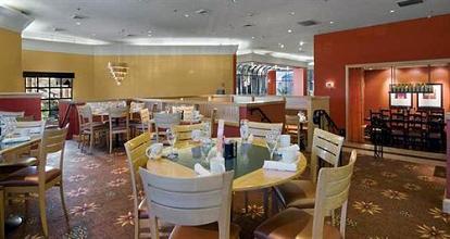 фото отеля Hilton Phoenix East / Mesa