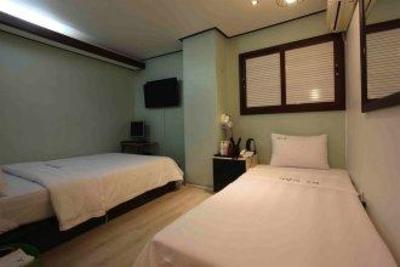 фото отеля Hotel Sarangbang Yongsan