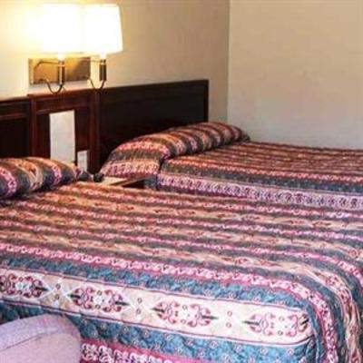 фото отеля Mohican Little Brown Inn