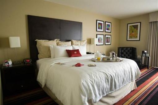 фото отеля Crowne Plaza Hotel New Orleans Airport