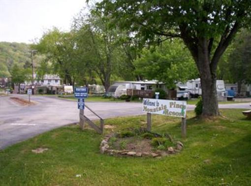 фото отеля Mountain Pines RV Resort