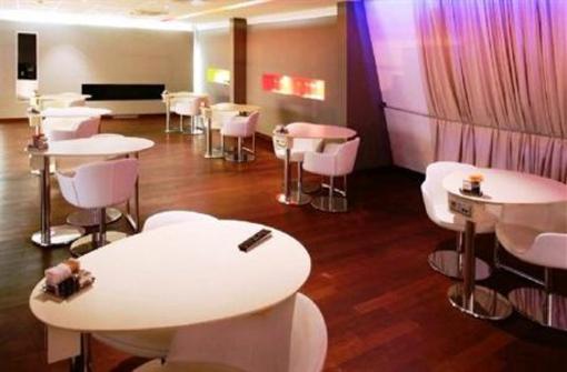 фото отеля Park Inn Danube Bratislava