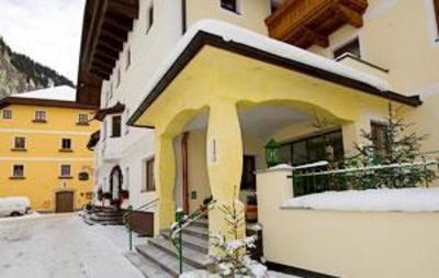 фото отеля Hotel Huttenwirt Huttschlag