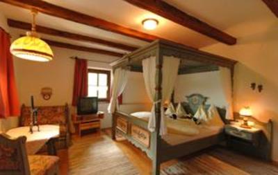 фото отеля Hotel Huttenwirt Huttschlag
