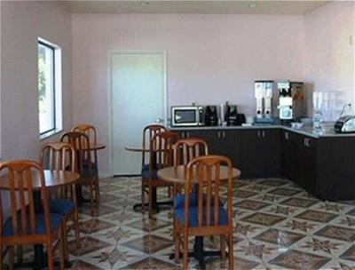 фото отеля Scottish Inn & Suites Liberty