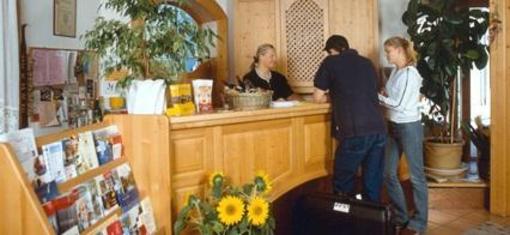фото отеля Hotel Zur Post Gumpoldskirchen
