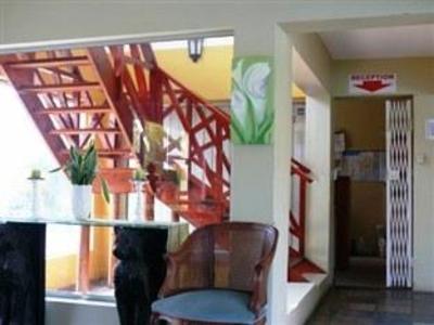 фото отеля Palmieros Bed and Breakfast East London