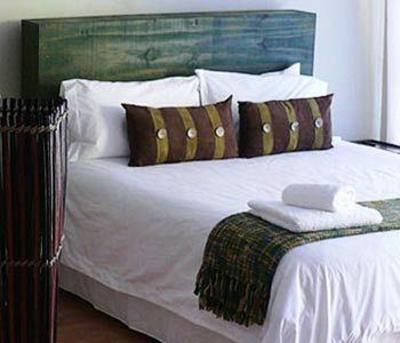 фото отеля Palmieros Bed and Breakfast East London