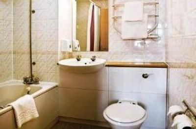 фото отеля Premier Inn Alderley Edge
