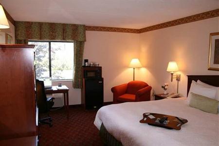 фото отеля Hampton Inn Rocky Hill