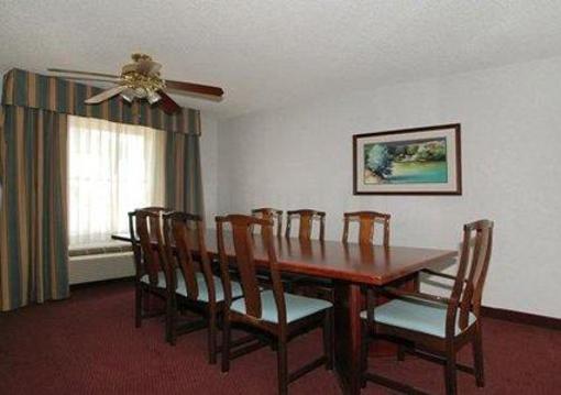 фото отеля Quality Inn Newton
