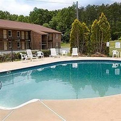 фото отеля Travelers Inn and Suites Forest City