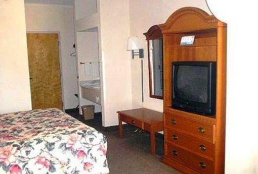 фото отеля Econo Lodge Inn & Suites Diamondhead