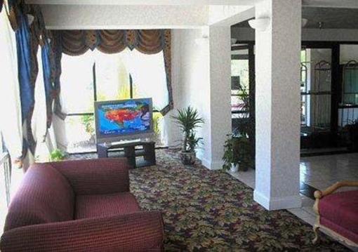 фото отеля Econo Lodge Inn & Suites Diamondhead