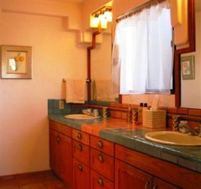 фото отеля Topanga Canyon Inn Bed and Breakfast