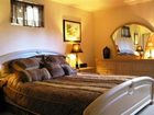 фото отеля Topanga Canyon Inn Bed and Breakfast