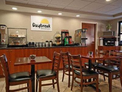 фото отеля Days Inn Woodbridge Iselin
