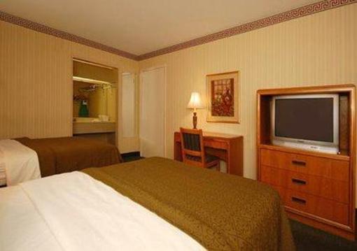фото отеля Quality Inn Dutch Inn
