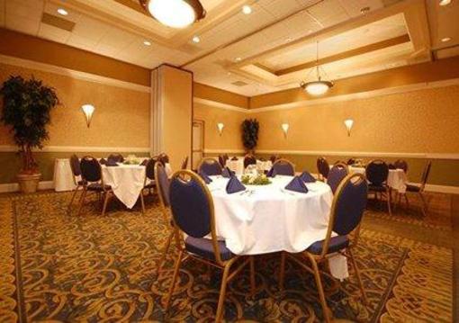 фото отеля Quality Inn Dutch Inn