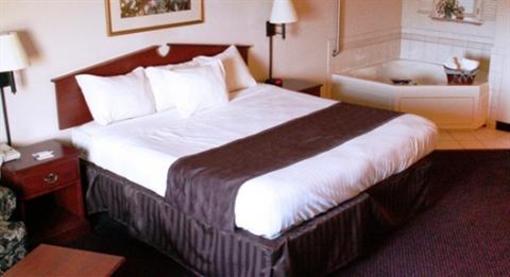 фото отеля AmericInn Lodge & Suites Beaver Dam