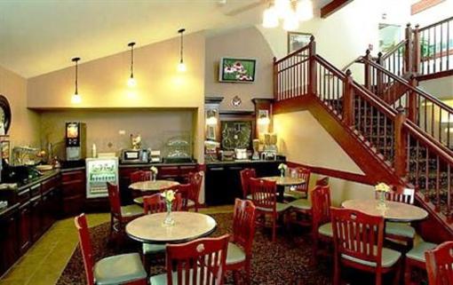 фото отеля AmericInn Lodge & Suites Beaver Dam