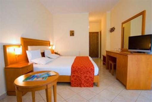 фото отеля Hotel Porfi Beach