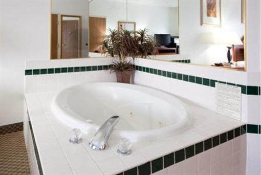 фото отеля Holiday Inn Express Eagle