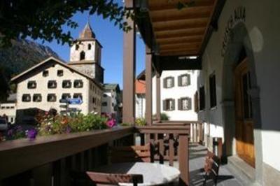 фото отеля Hotel Weisses Kreuz Bergun
