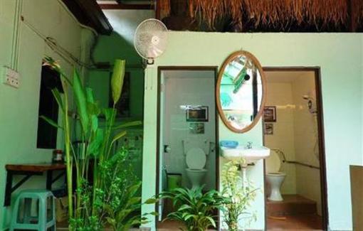 фото отеля Birdnest Guest House