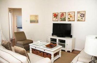 фото отеля Lucaya Village by CND Holiday Homes