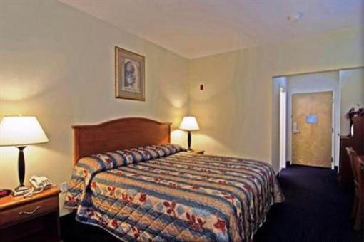 фото отеля Americas Best Value Inn & Suites-Bush Int'l Airport