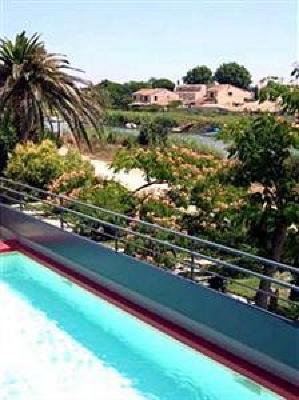 фото отеля Hotel Canal Aigues-Mortes