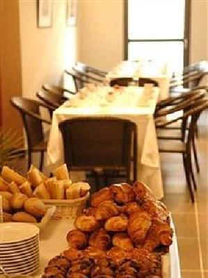 фото отеля Hotel Canal Aigues-Mortes