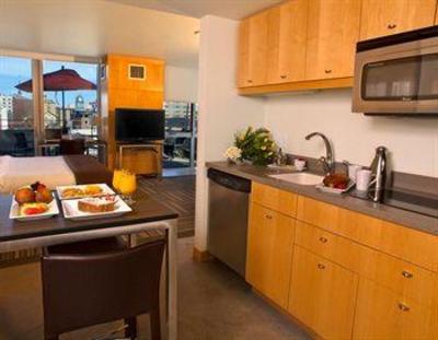 фото отеля hotelVetro: studio suites & convention center